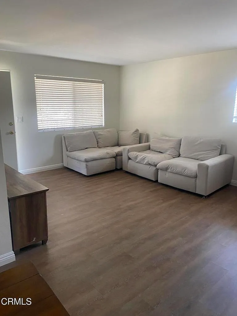 2 bed, 1.0 bath, 903 sqft, $2,250 — Photo 2