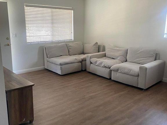 2nd image of 1136 Acadia Pl