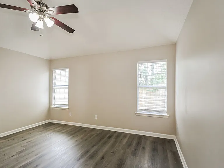6955 Gallop Dr — Photo 10