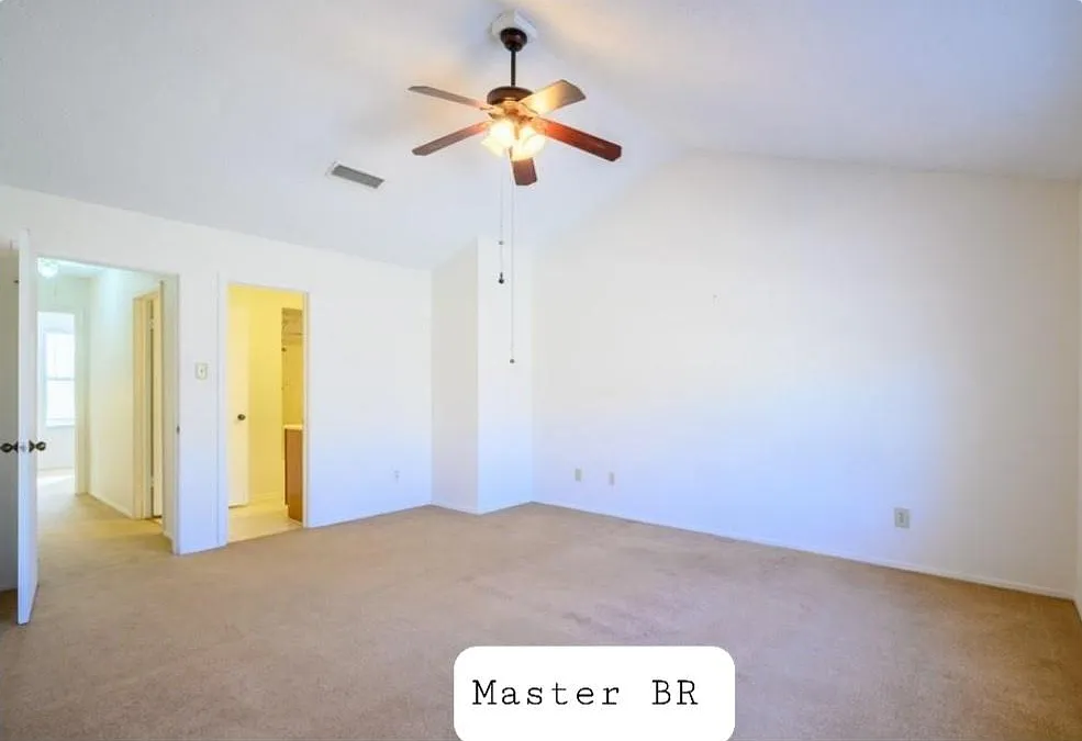 2 bed, 1.5 bath, 1221 sqft, $1,800 — Photo 1