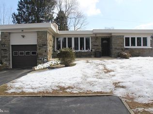 711 Cedar Grove Rd, Broomall, PA 19008