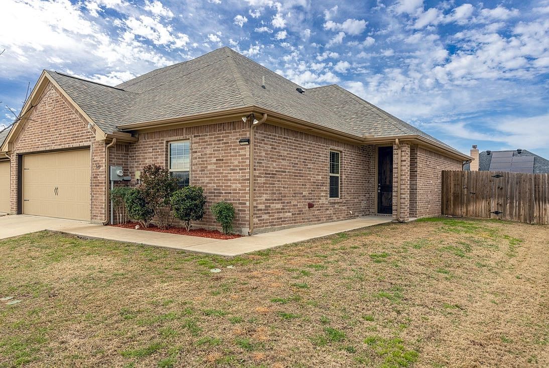 540 Landry Ct, Granbury, TX 76049 | Zillow