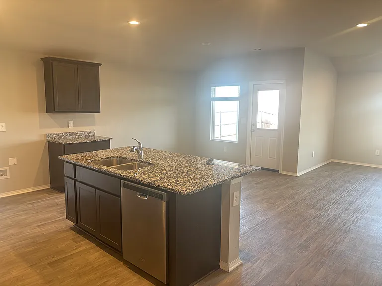 2524 Alice Way — Photo 15