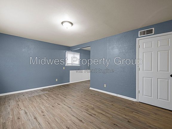3rd image of 1432 E Pitman Ave