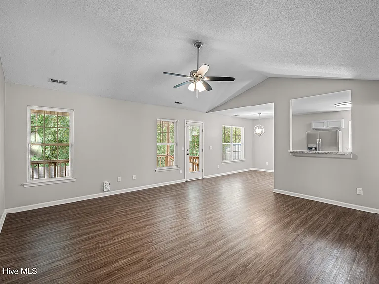 200 Druid Ct — Photo 5