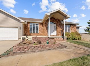 220 Prairie Ridge Rd, Salina, KS 67401