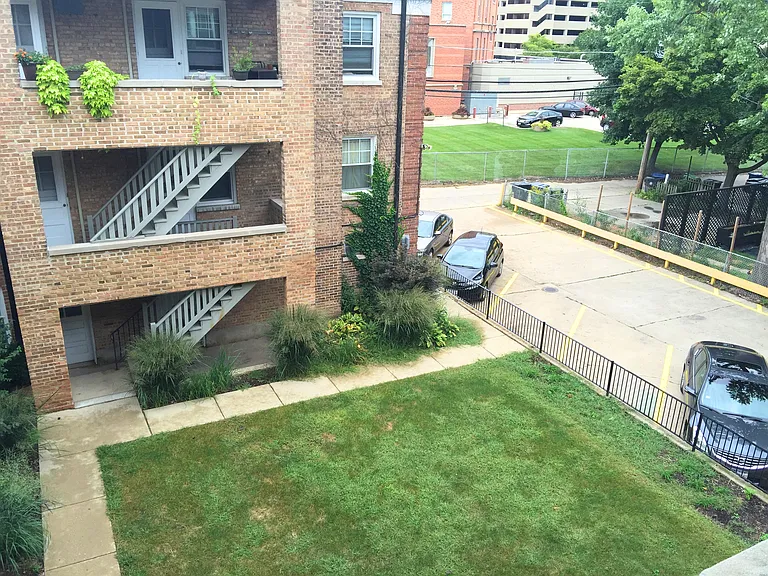 839 Mulford St #2 — Photo 12