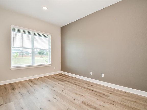 4th image of 2146 Bridgeport Path Dr