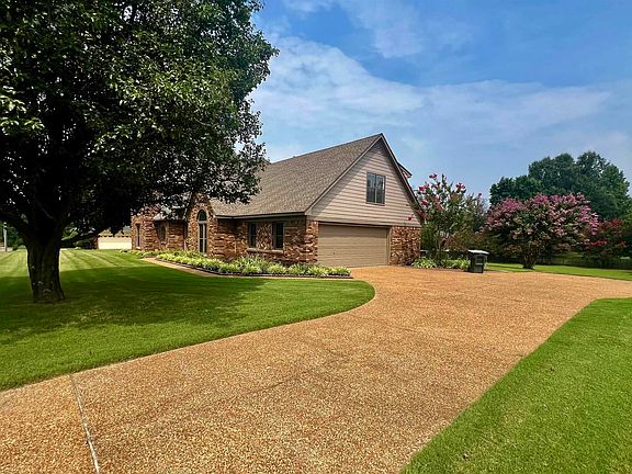 4th image of 8838 Hillman Way Dr