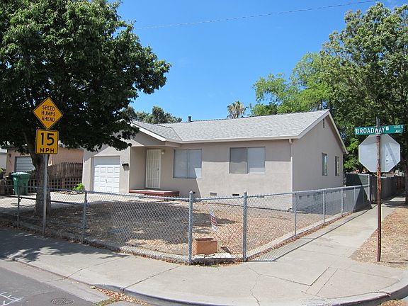 2nd image of 417 S Broadway Ave