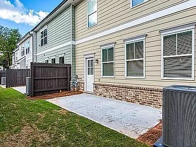 1917 Carovel Way — Photo 32