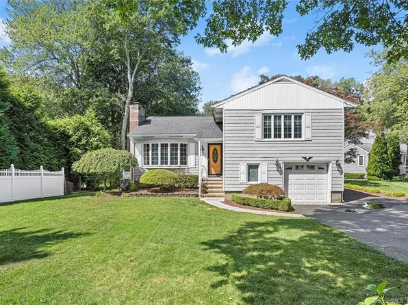 82 Stillson Road, Fairfield, CT 06825