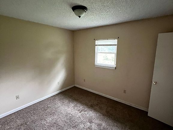 5th image of 1116 S Elm St #A