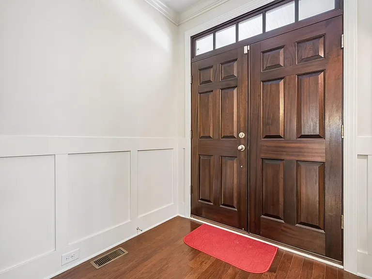 808 Laurel Garden Way — Photo 5