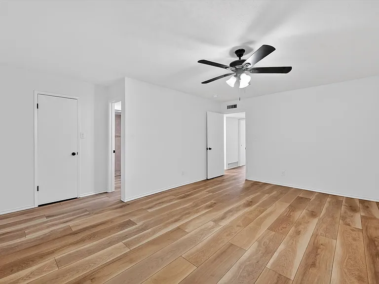 4304 Crabapple St — Photo 11