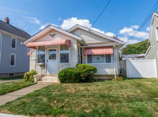 21 Willow St, Milford, CT 06460