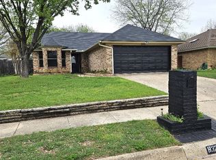 832 Arcadia St, Saginaw, TX 76179