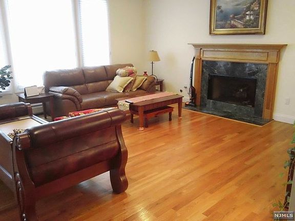 2nd image of 1126 Abbott Blvd