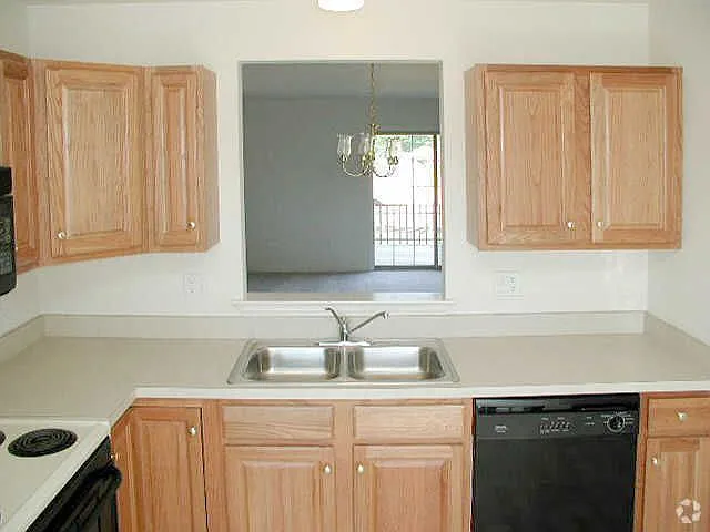 1835 Bradfield Dr — Photo 9