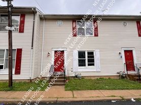 42 Van Nostrand Ave