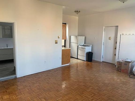4th image of 540 E 6th St APT 6B
