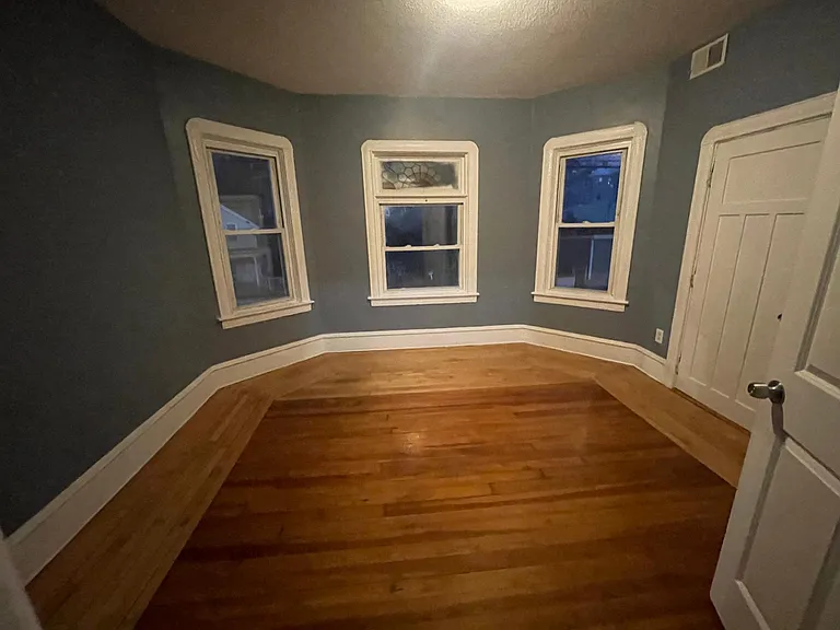1823 Pleasant St #2 — Photo 8