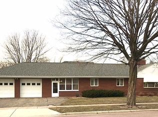 420 3rd Ave SW, Sleepy Eye, MN 56085