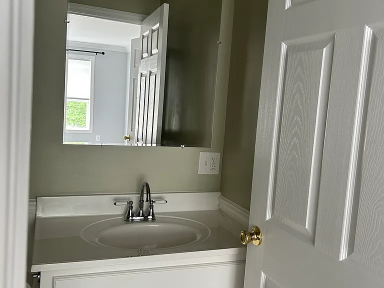 432 Howe St — Photo 34