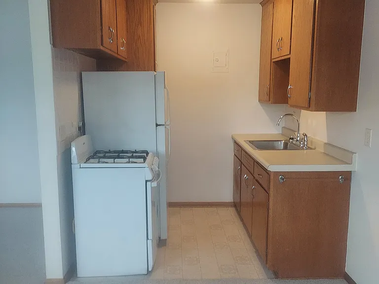 15 W Diamond Lake Rd — Photo 12