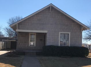 409 W College Ave, Blackwell, OK 74631