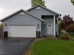 9120 Pelican Ln, Monticello, MN 55362