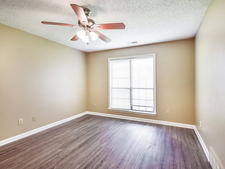 6498 Heatherwood Dr — Photo 10