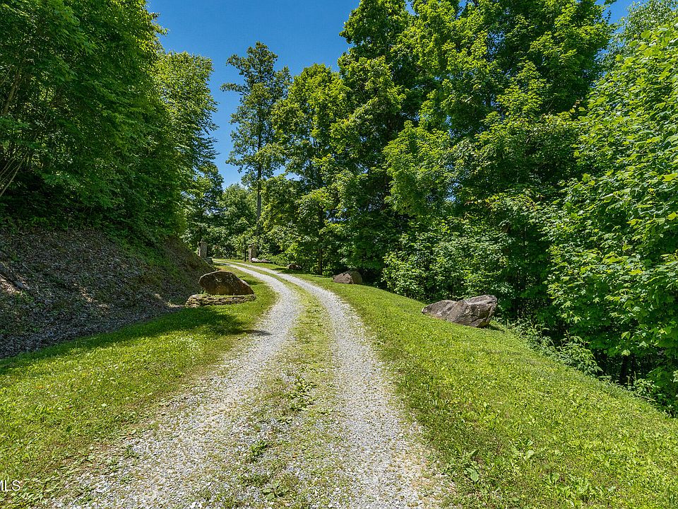 1st image of 3 Ridgetop Ln