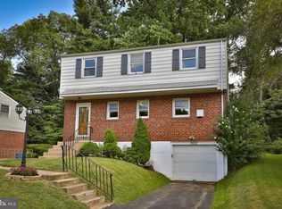 902 Cathedral Rd, Philadelphia, PA 19128