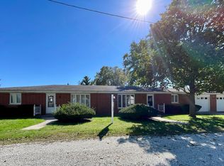 100-102 W Greenwood St, Grant Park, IL 60940