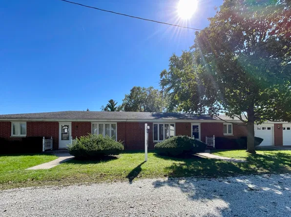100-102 W Greenwood St, Grant Park, IL 60940