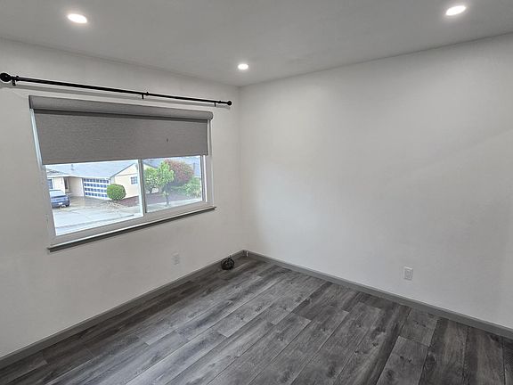 5th image of 3081 Birmingham Dr #3081