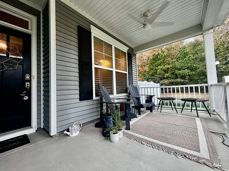 2228 Martlet Ln — Photo 3