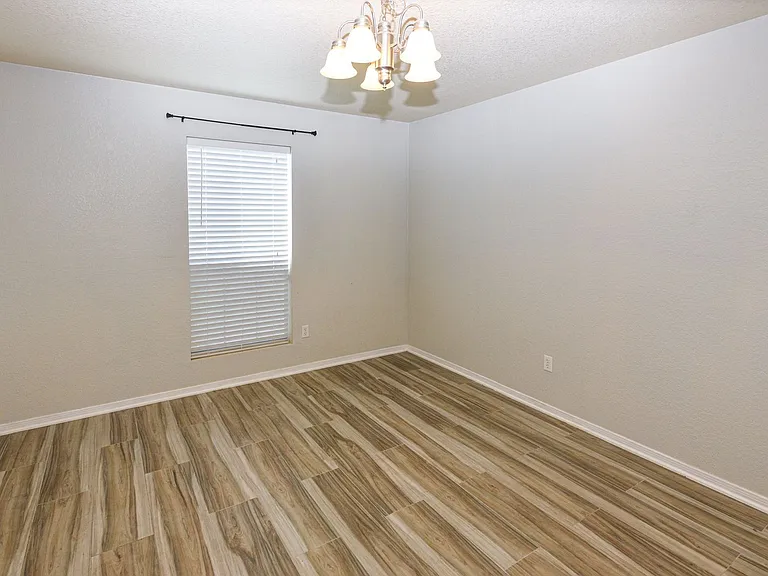 2305 Riley Dr — Photo 13