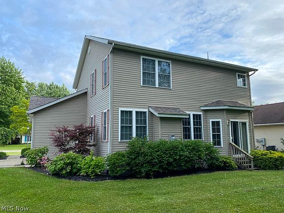 3rd image of 1120 Ashview Dr