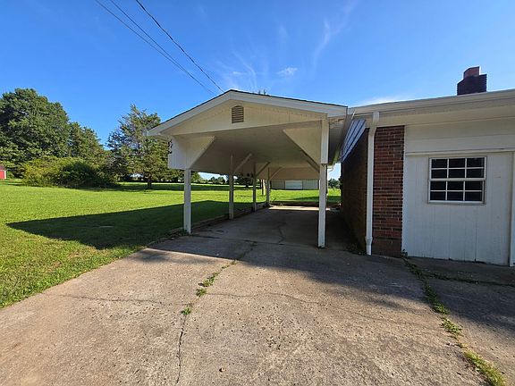 3rd image of 360 Oak Hill Dr