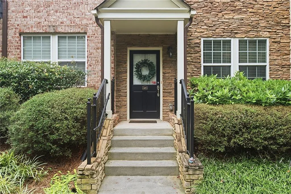 1 bed, 1.5 bath, 1237 sqft, $2,695 — Photo 3