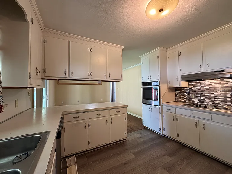 117 Southerland Dr — Photo 10