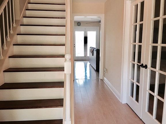 4th image of 1208 E Lakeshore Dr