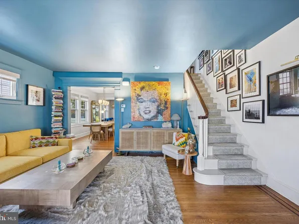 536 Country Club Ln, Havertown, PA 19083