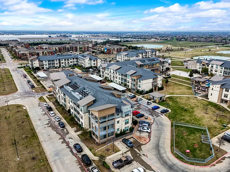 Gateway Oaks Apartments — Photo 32