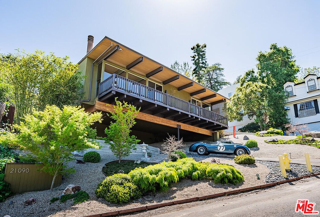 21090 Rios St, Woodland Hills, CA 91364 | Zillow