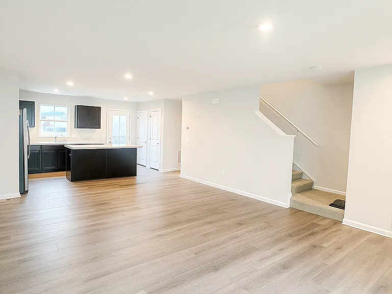 4619 Erhart Dr — Photo 3