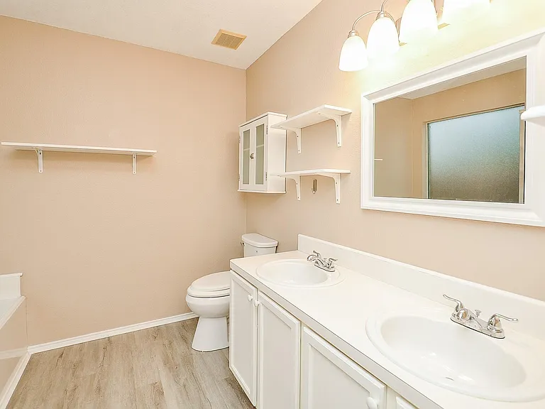 4818 King Hallow Ln — Photo 20