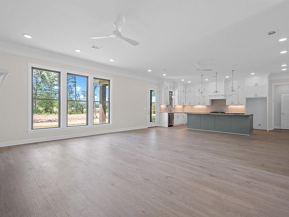 3rd image of 114 Petronia St
